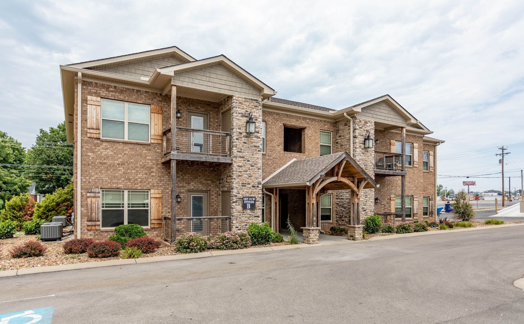 Bowling Green Apartment: 1607 & 1720 US 31W Bypass
