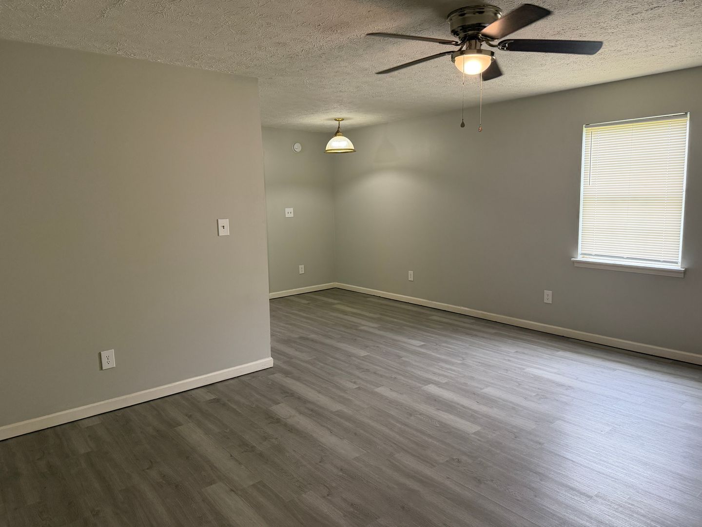 Bowling Green Apartment: 6550 Louisville Rd