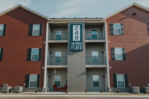 ONE MONTH FREE AT GREENWOOD FLATS! – photo 1