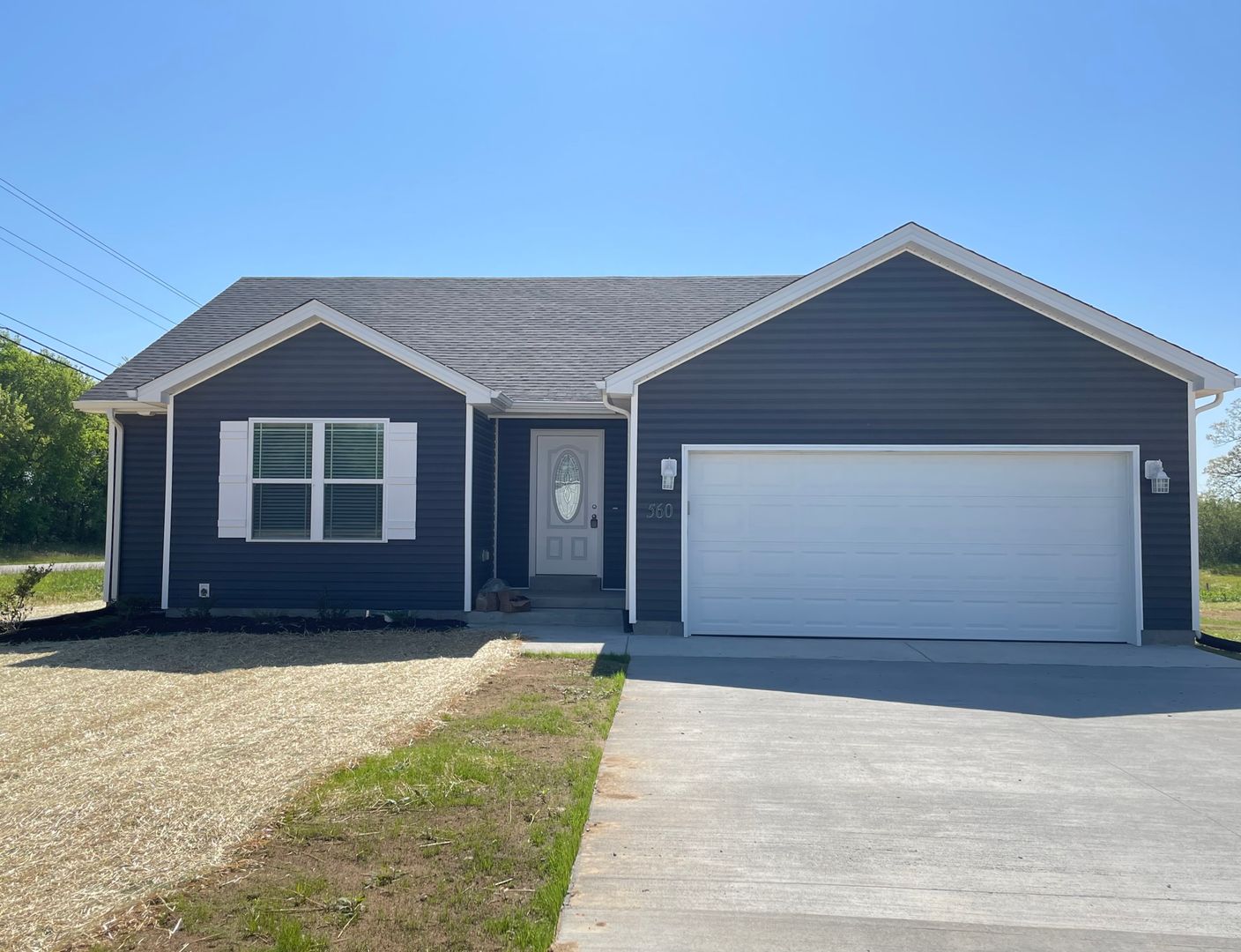 Bowling Green House: 560 Labrador Drive