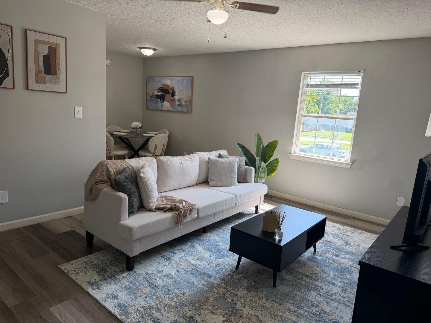 Bowling Green Apartment: 6550 Louisville Rd
