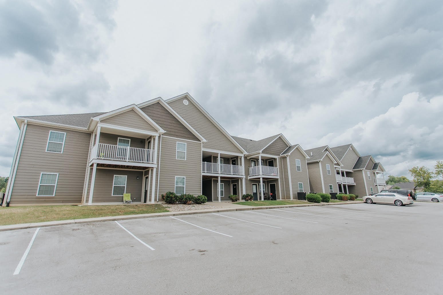 Bowling Green Apartment: 260 Walnut Creek Drive