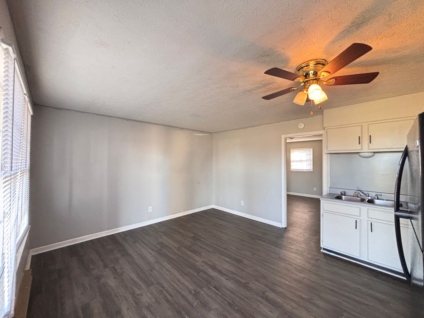 Bowling Green Apartment: 6550 Louisville Rd