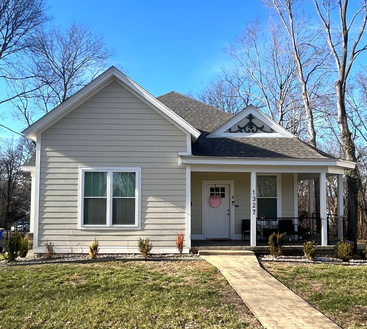 Bowling Green Apartment: 1327 Park Street