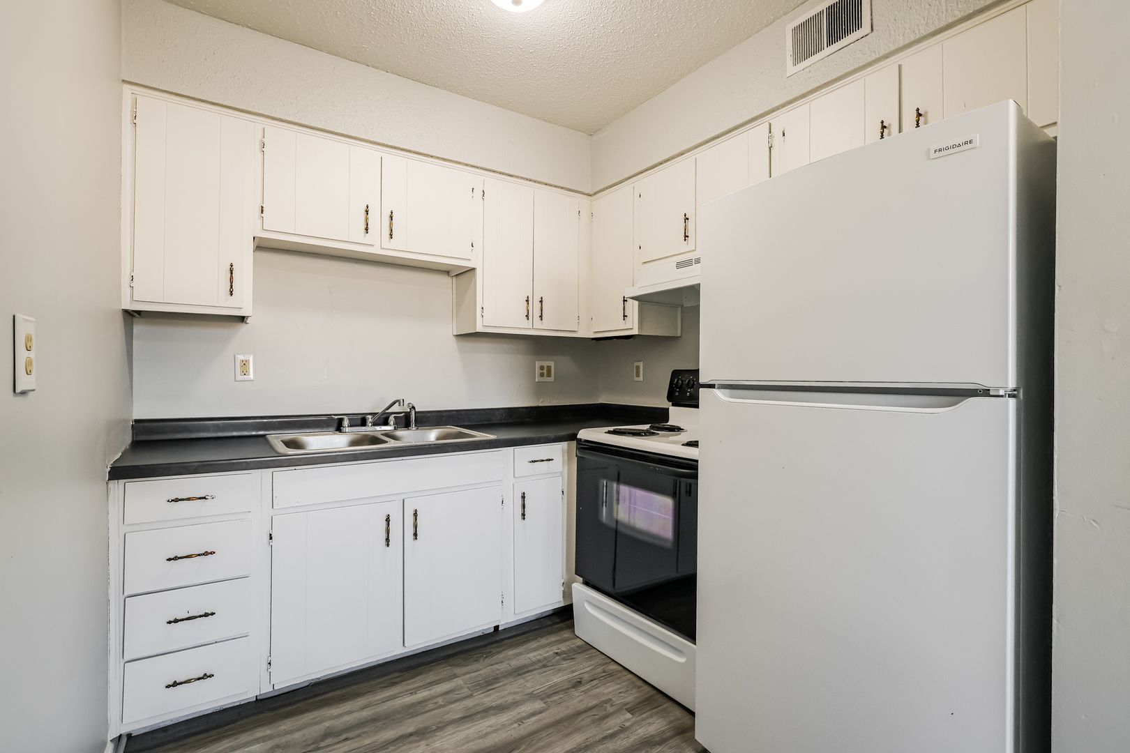 Elizabethtown Apartment: 210 Diecks Drive