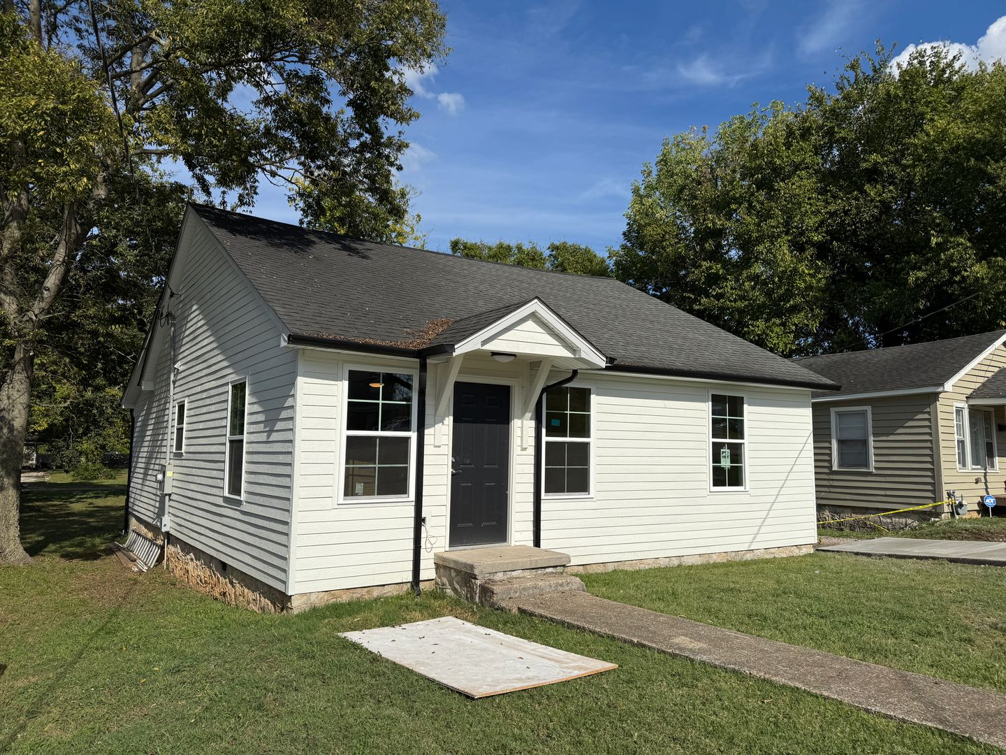Bowling Green House: 102 W 15th Avenue