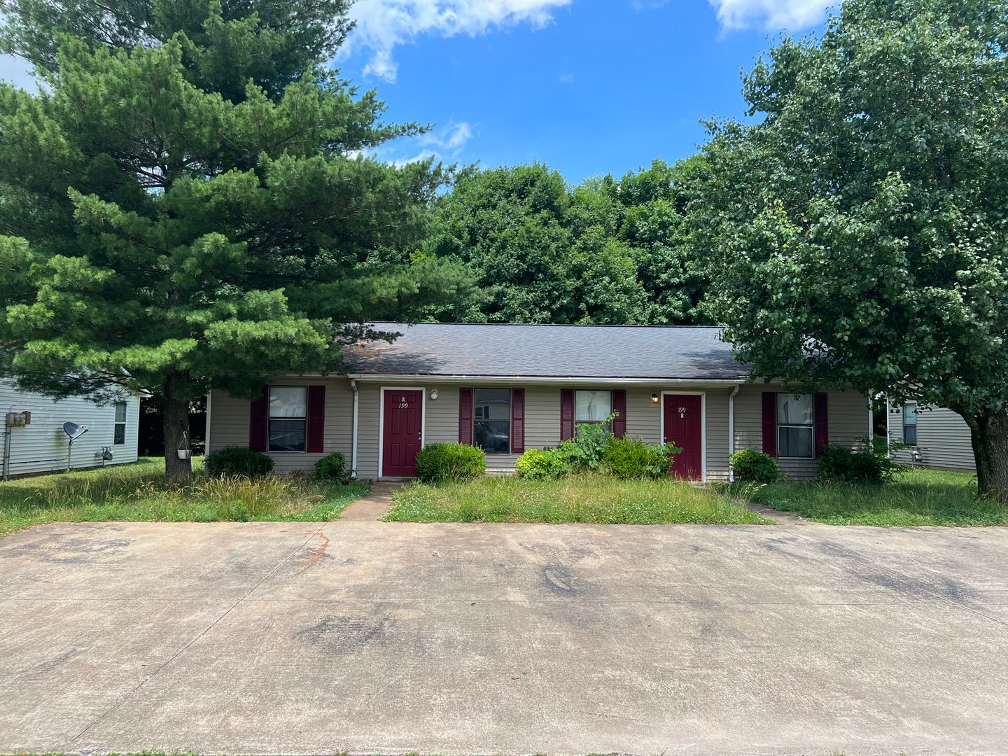 Bowling Green Apartment: 199 E Heights Avenue
