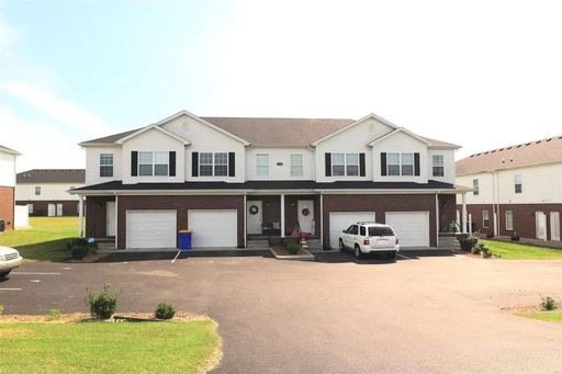HALF OFF FIRST MONTH'S RENT + PRICE IMPROVEMENT AT 736 Village Creek Drive C! – photo 1
