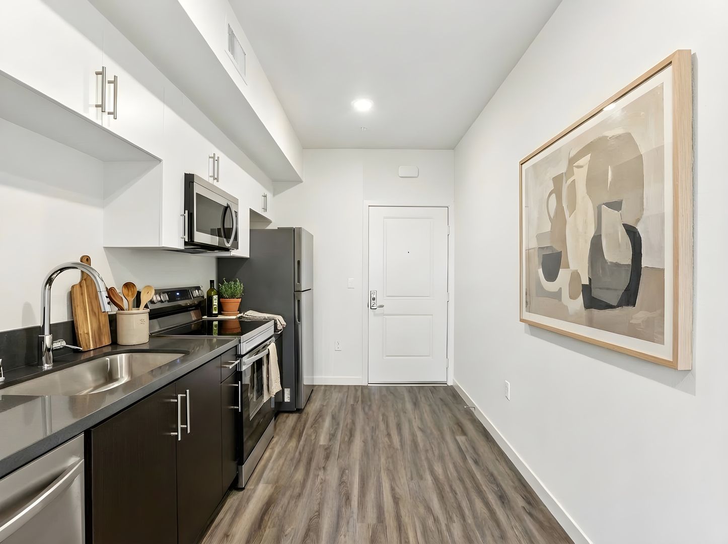 Los Angeles Apartment: 3567 Chesapeake Ave