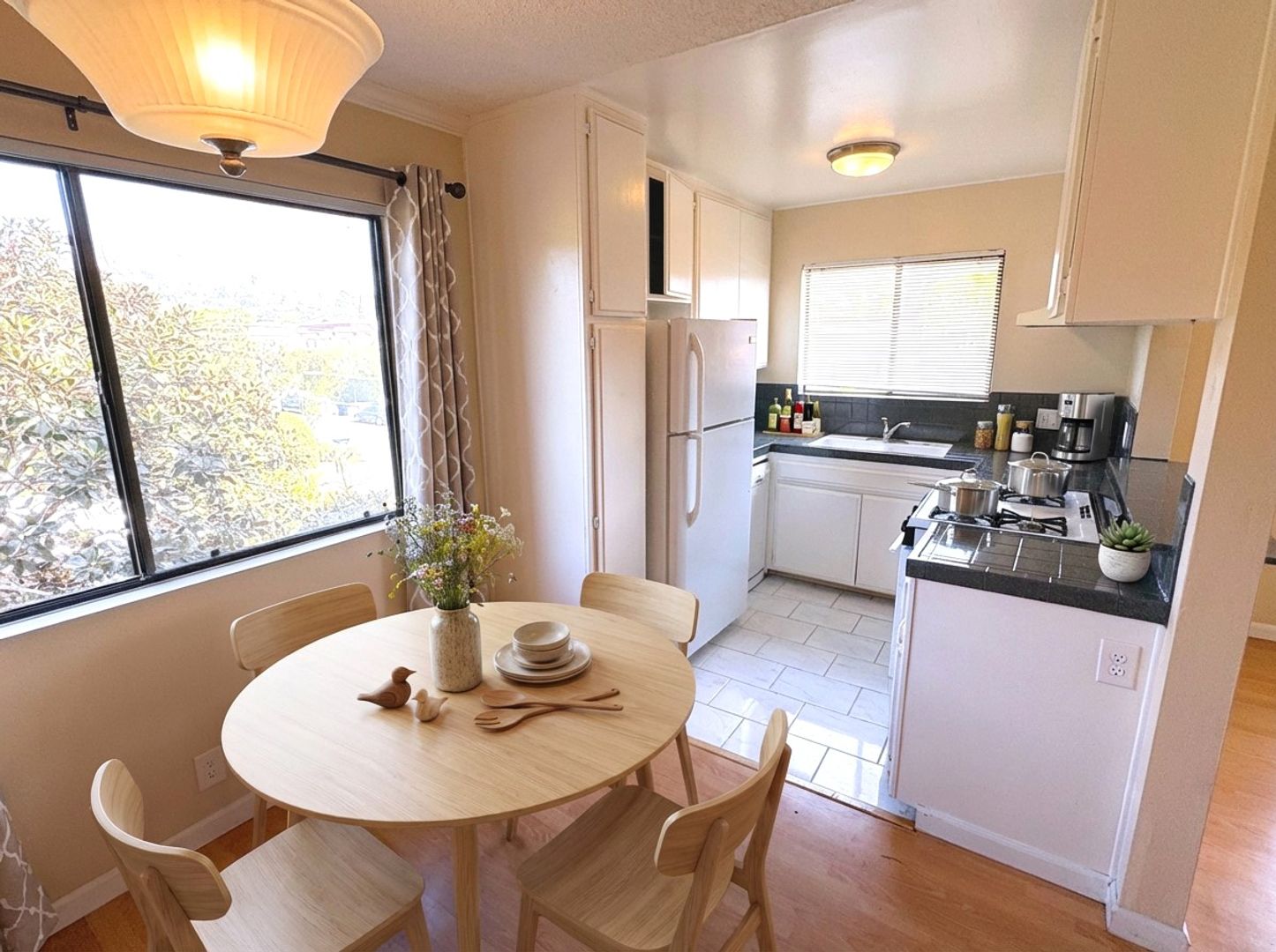 Los Angeles Apartment: 4436 Franklin Ave.