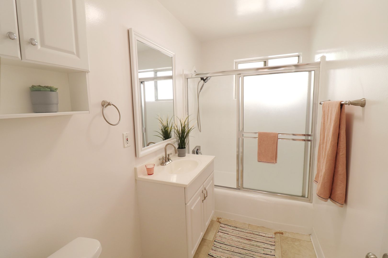 Sherman Oaks Apartment: 14315 Chandler Blvd