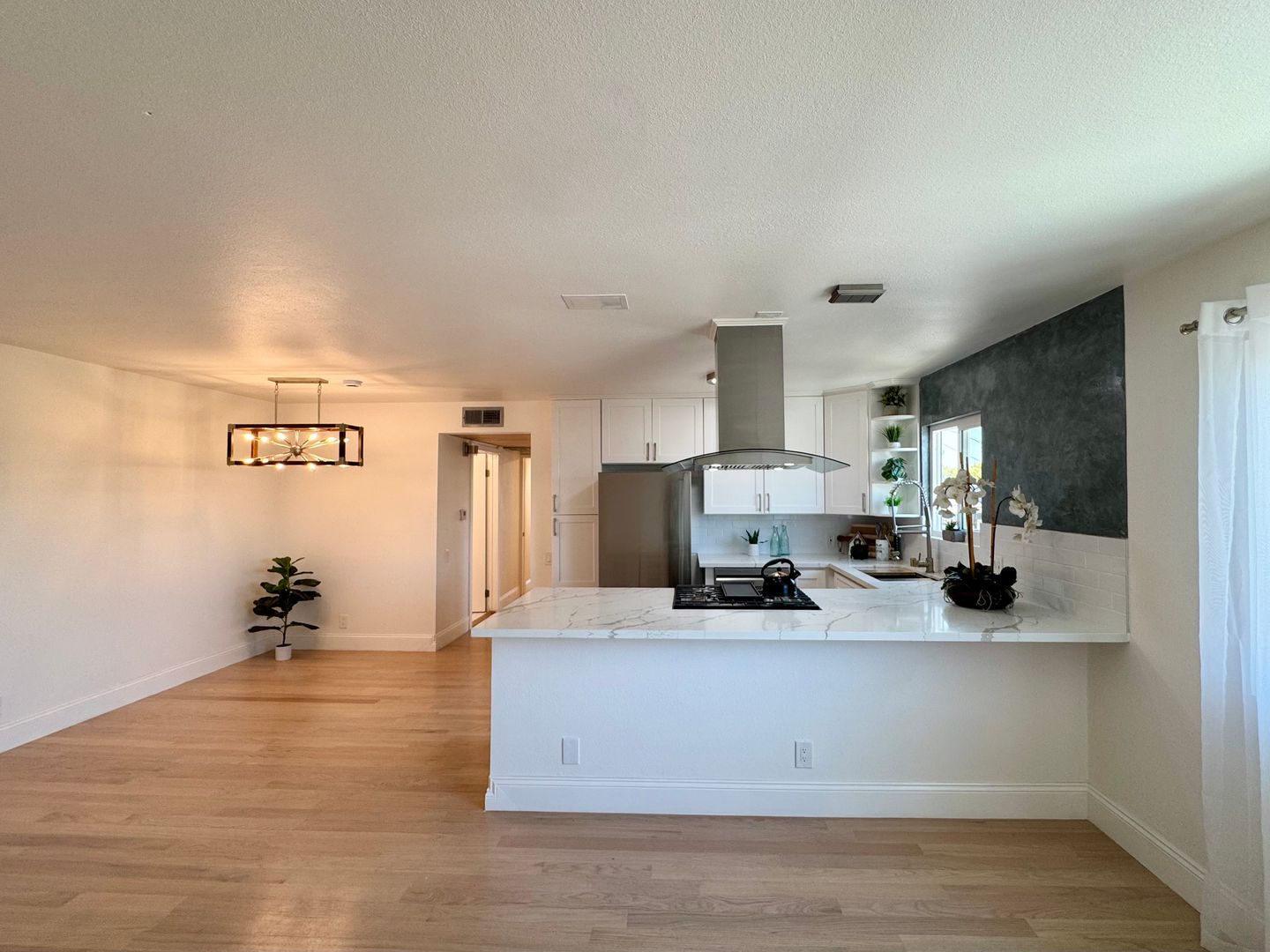 Burbank Apartment: 604 E Orange Grove Ave