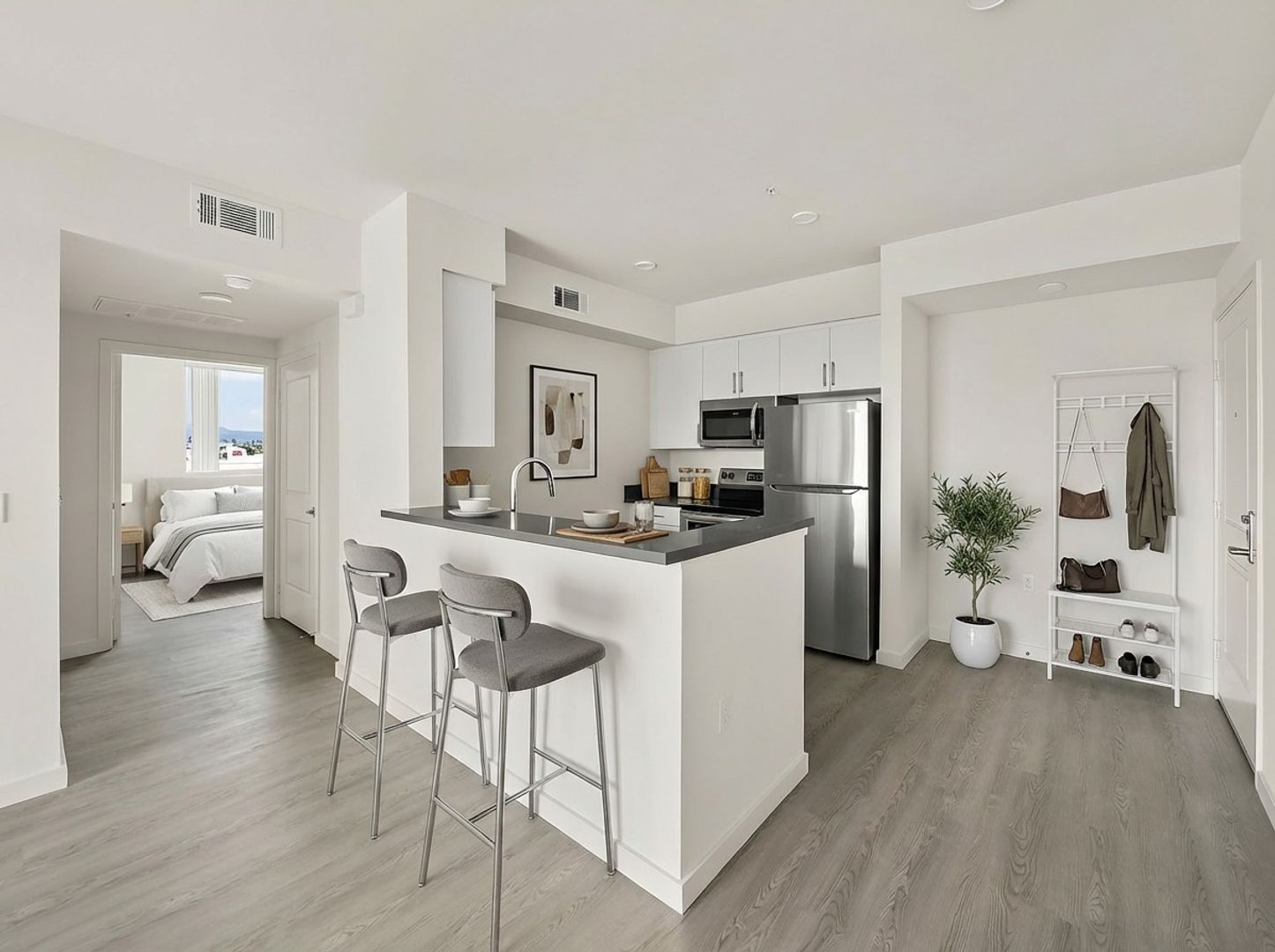Los Angeles Apartment: 3518 Chesapeake Ave