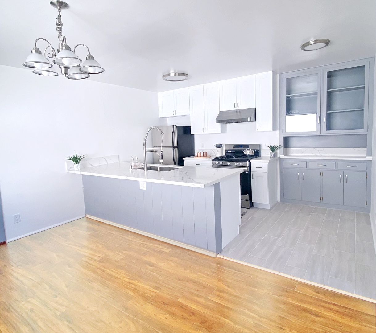 Glendale Apartment: 325 E Stocker St