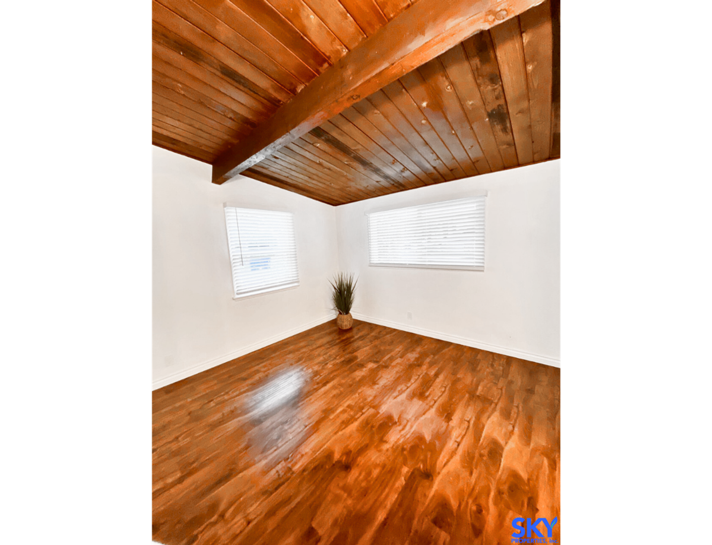 Los Angeles Apartment: 1622 Armacost Ave
