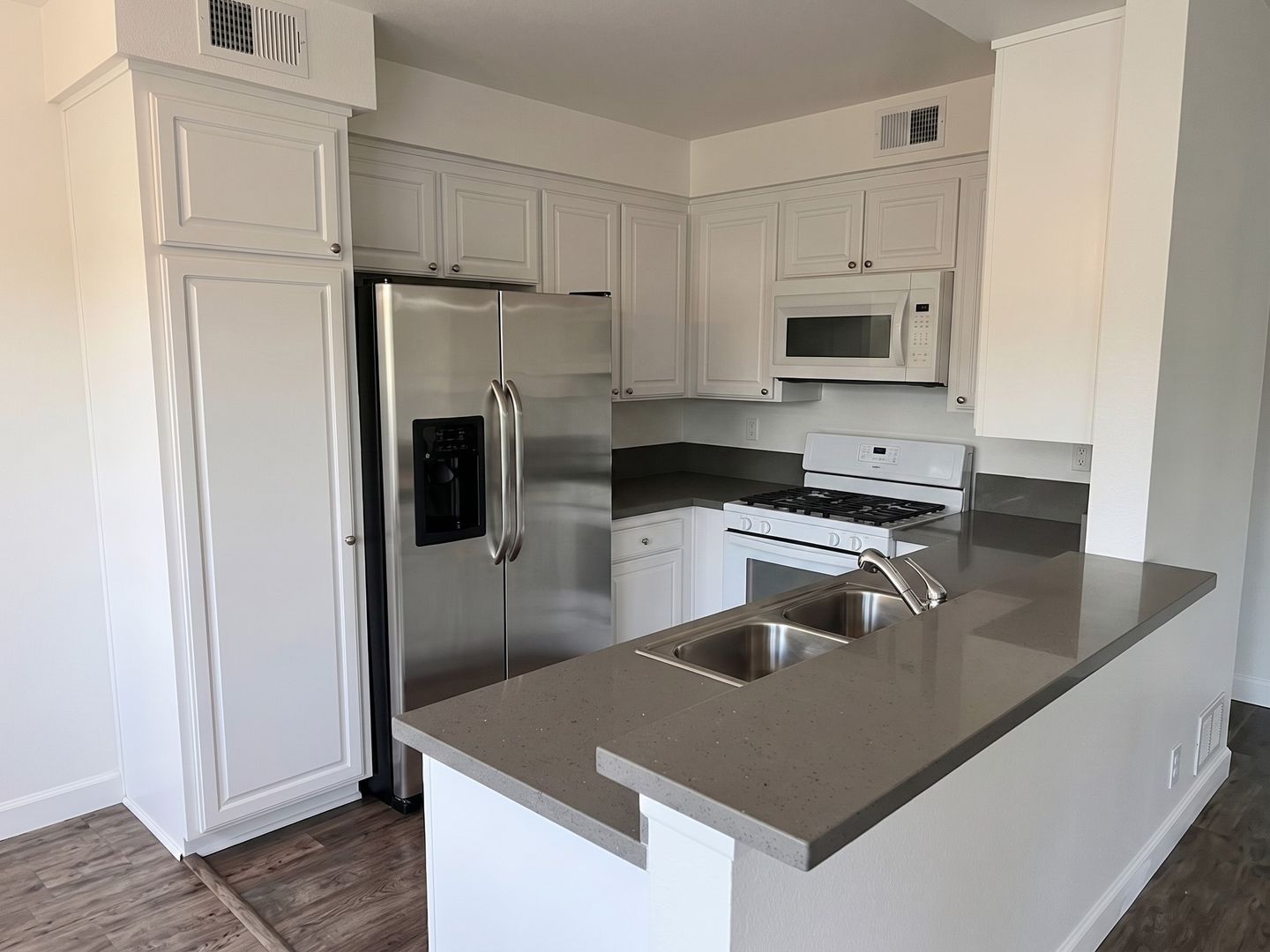 Burbank Apartment: 268 E. Santa Anita Ave