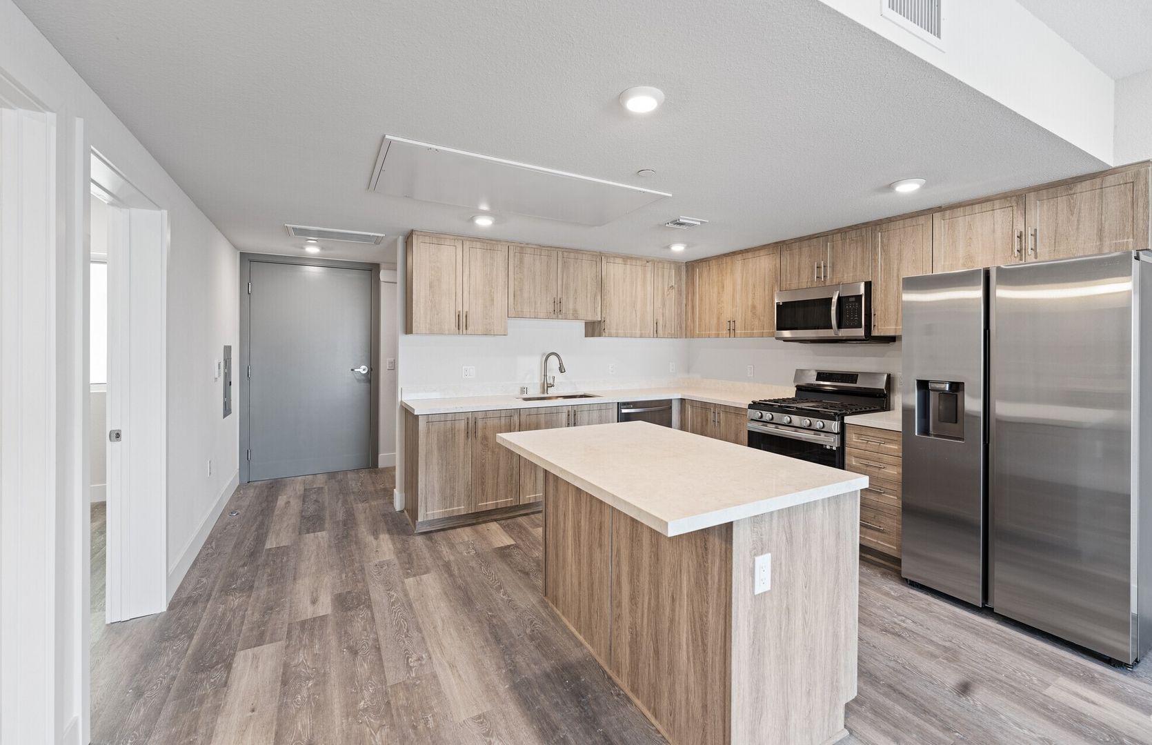 Los Angeles Apartment: 3050 W. 11th Street