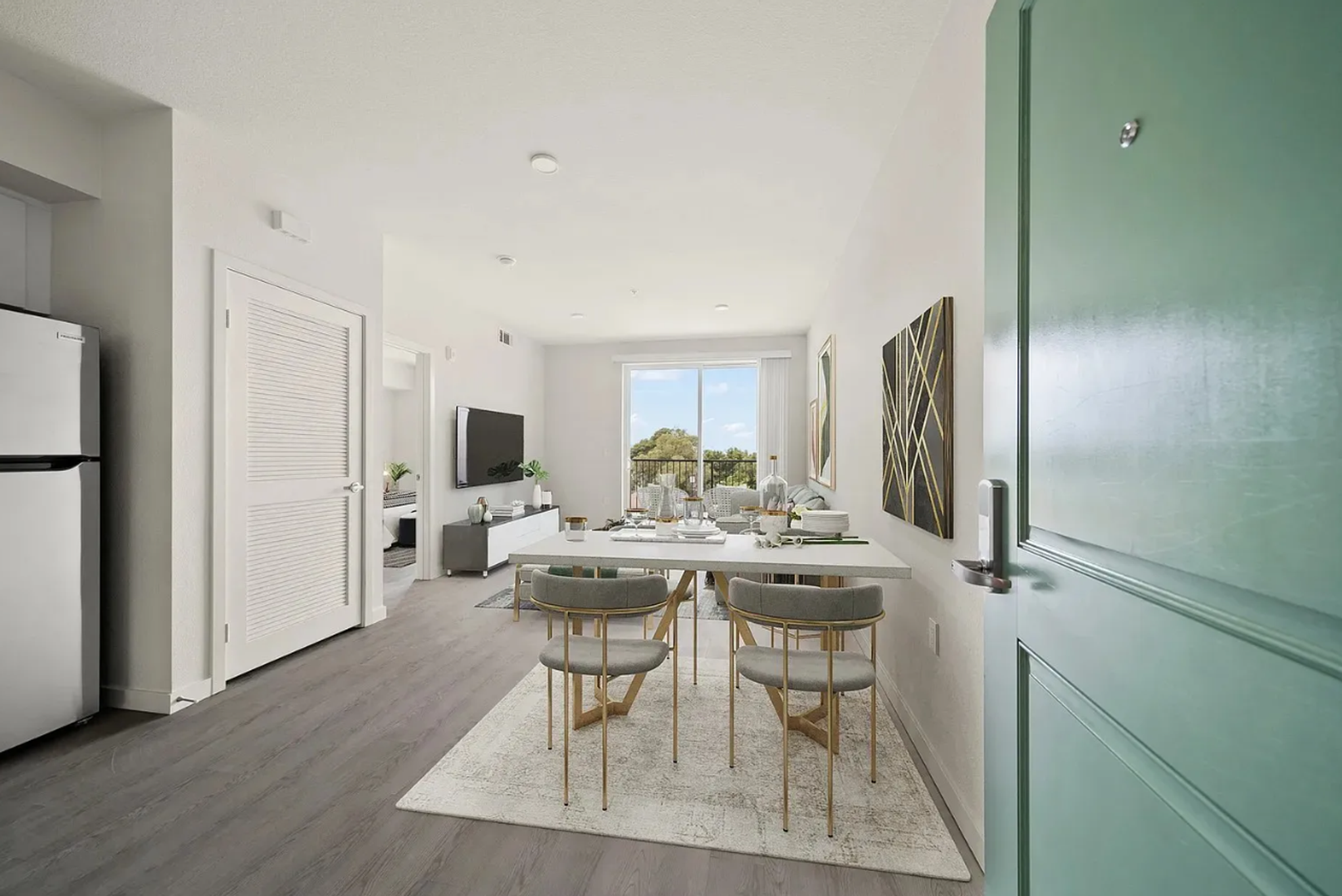 Los Angeles Apartment: 3518 Chesapeake Ave