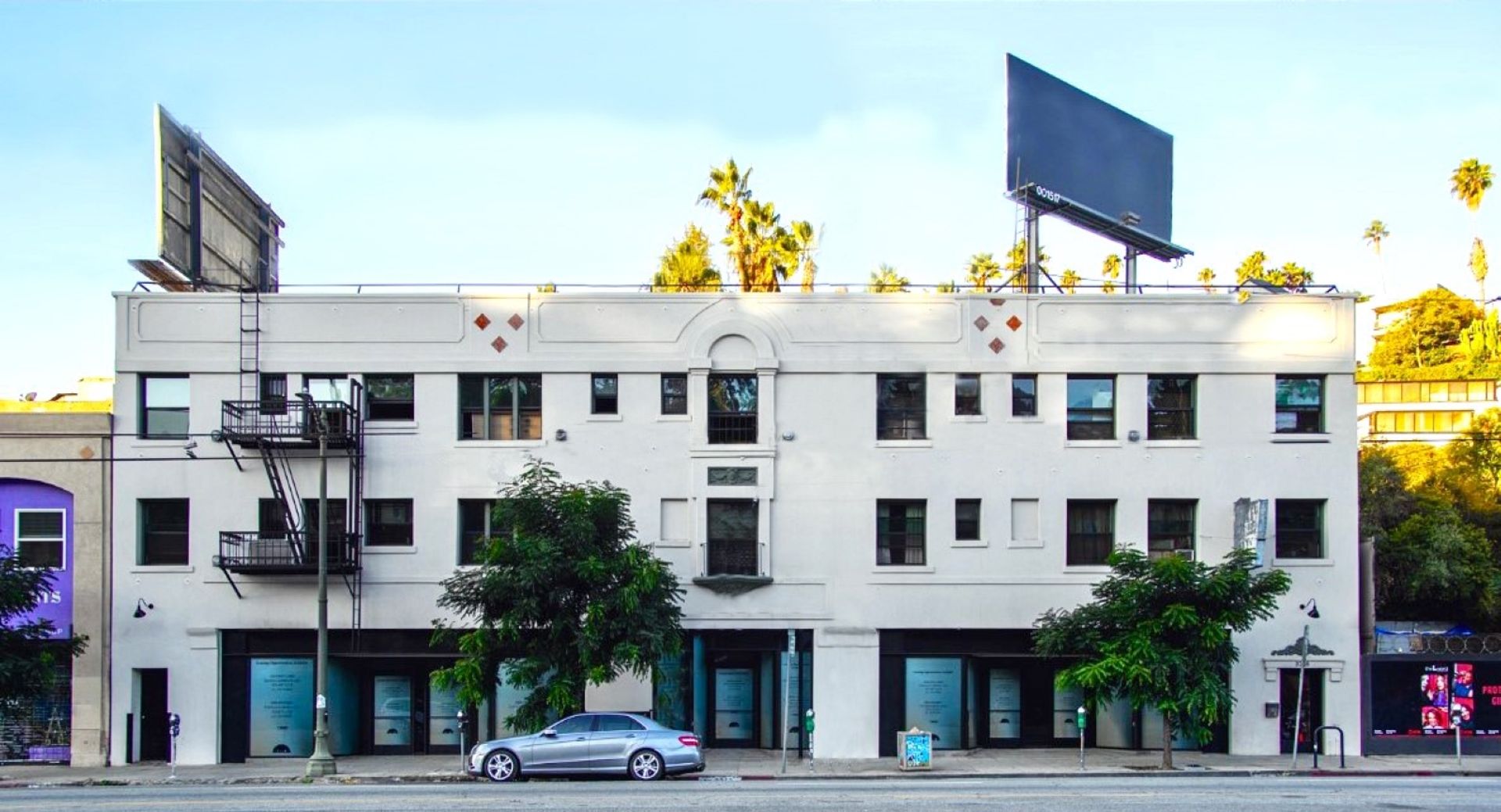 Los Angeles Apartment: 3218 Sunset Blvd