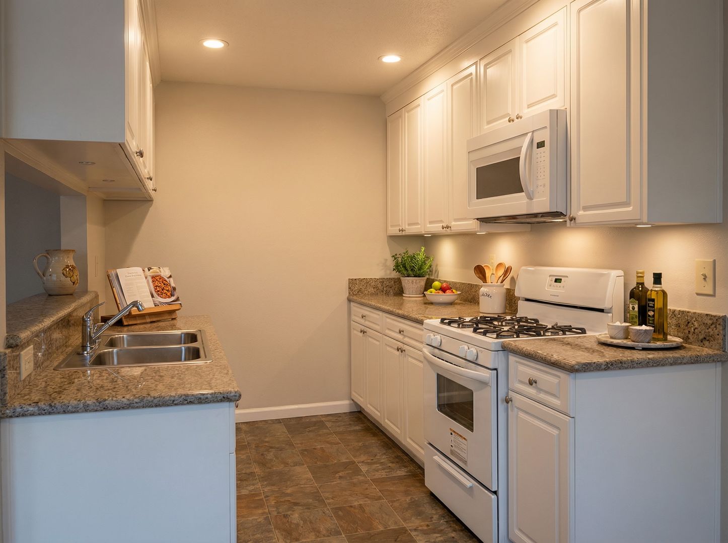 Valley Village Apartment: 11915 Burbank Blvd