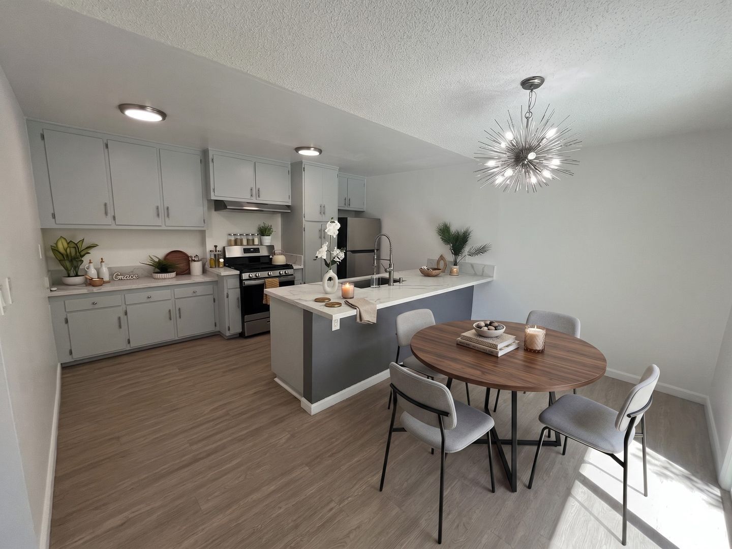 Burbank Apartment: 445 E Magnolia Blvd