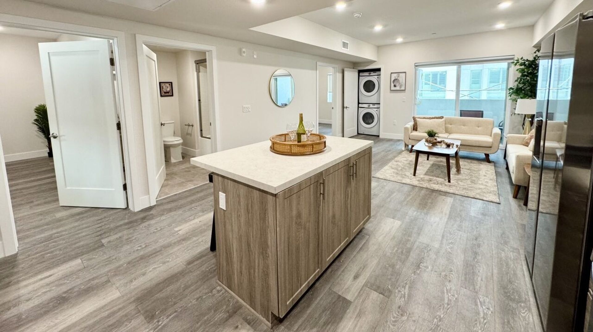 Los Angeles Apartment: 3050 W. 11th Street