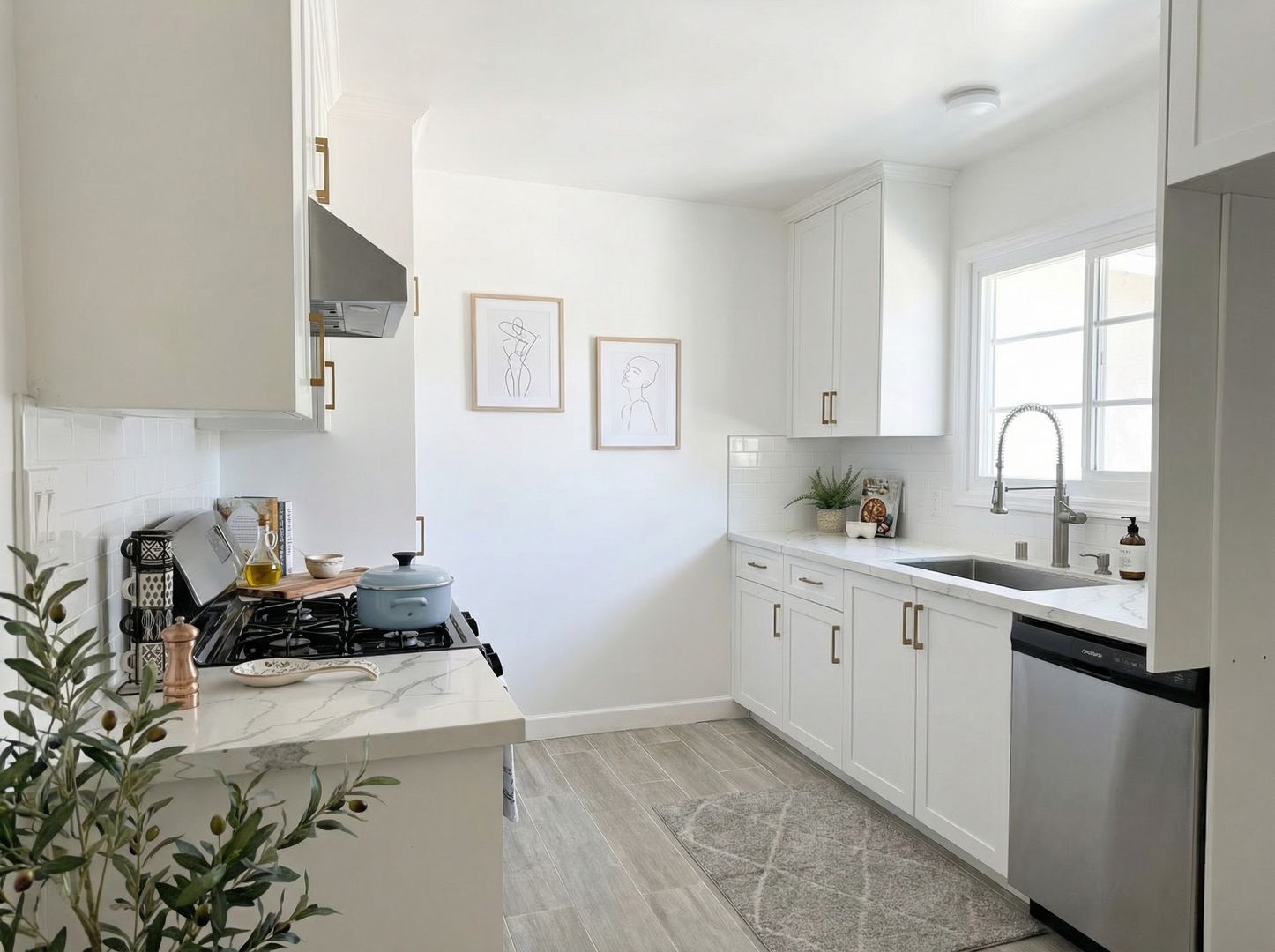 Glendale Apartment: 1553-1555 Riverside Dr.