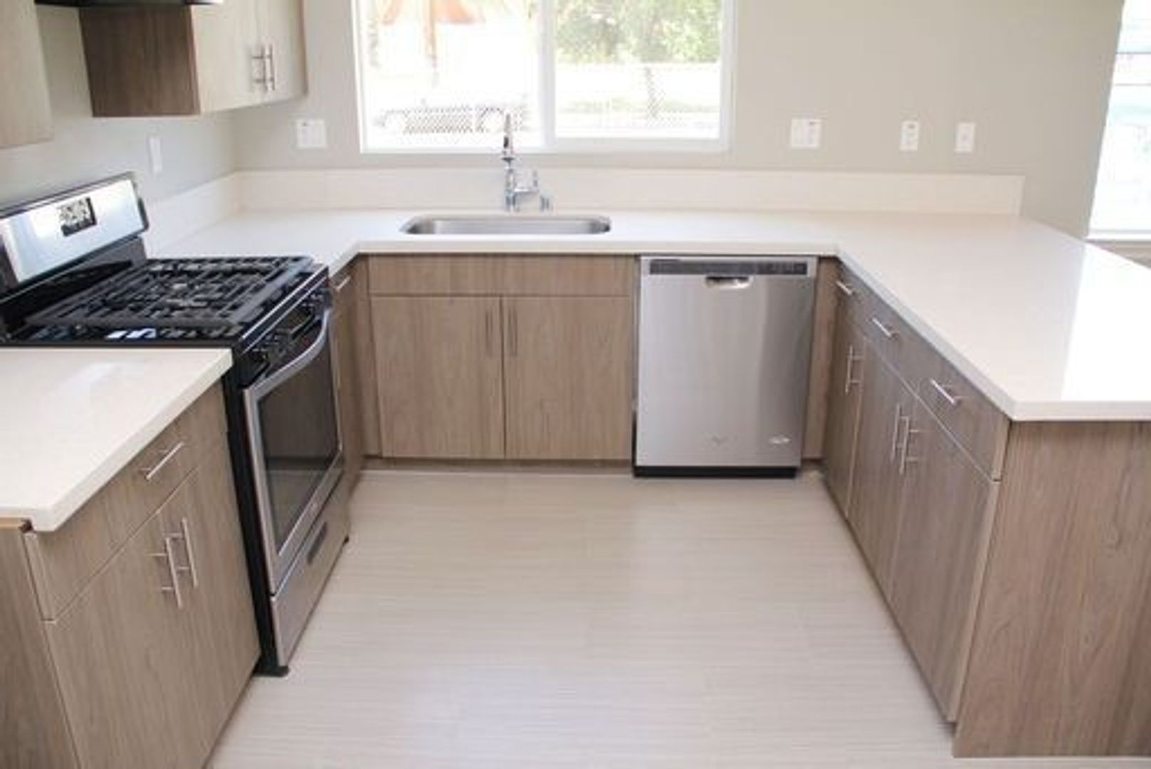 Sylmar Apartment: 11942 Terra Bella St