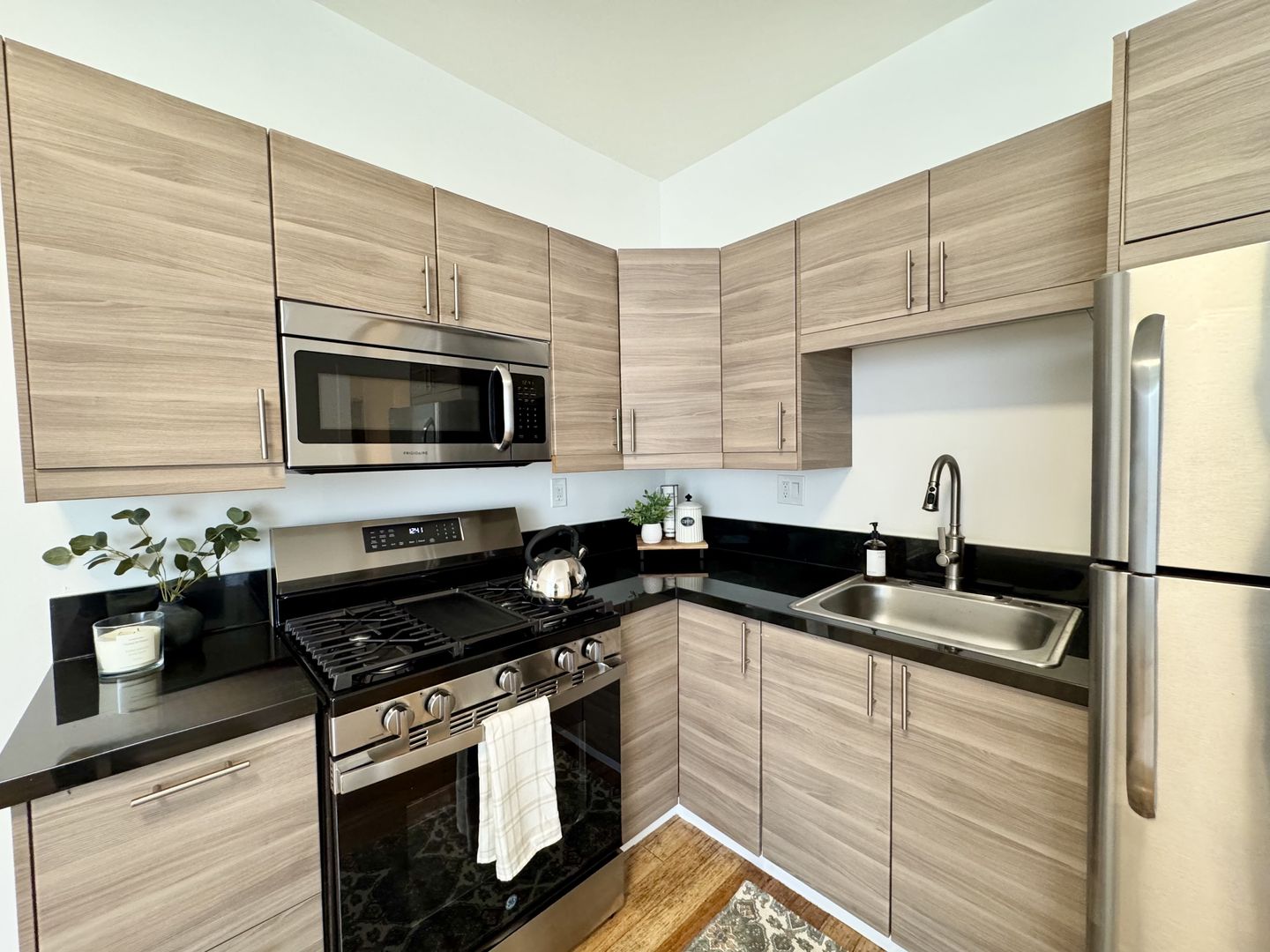 Los Angeles Apartment: 1101 Westerly Terrace