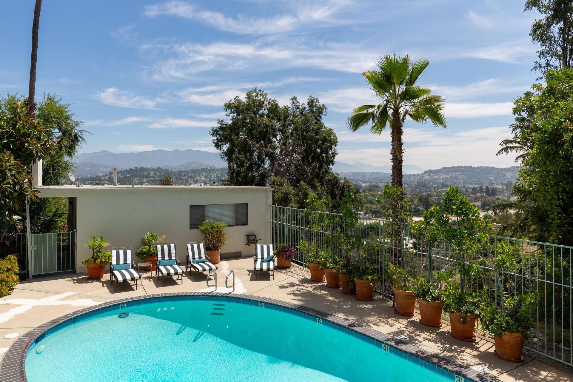 Great deal alert Move in before Oct 30 and get 2 weeks free! - 2849 Waverly Dr