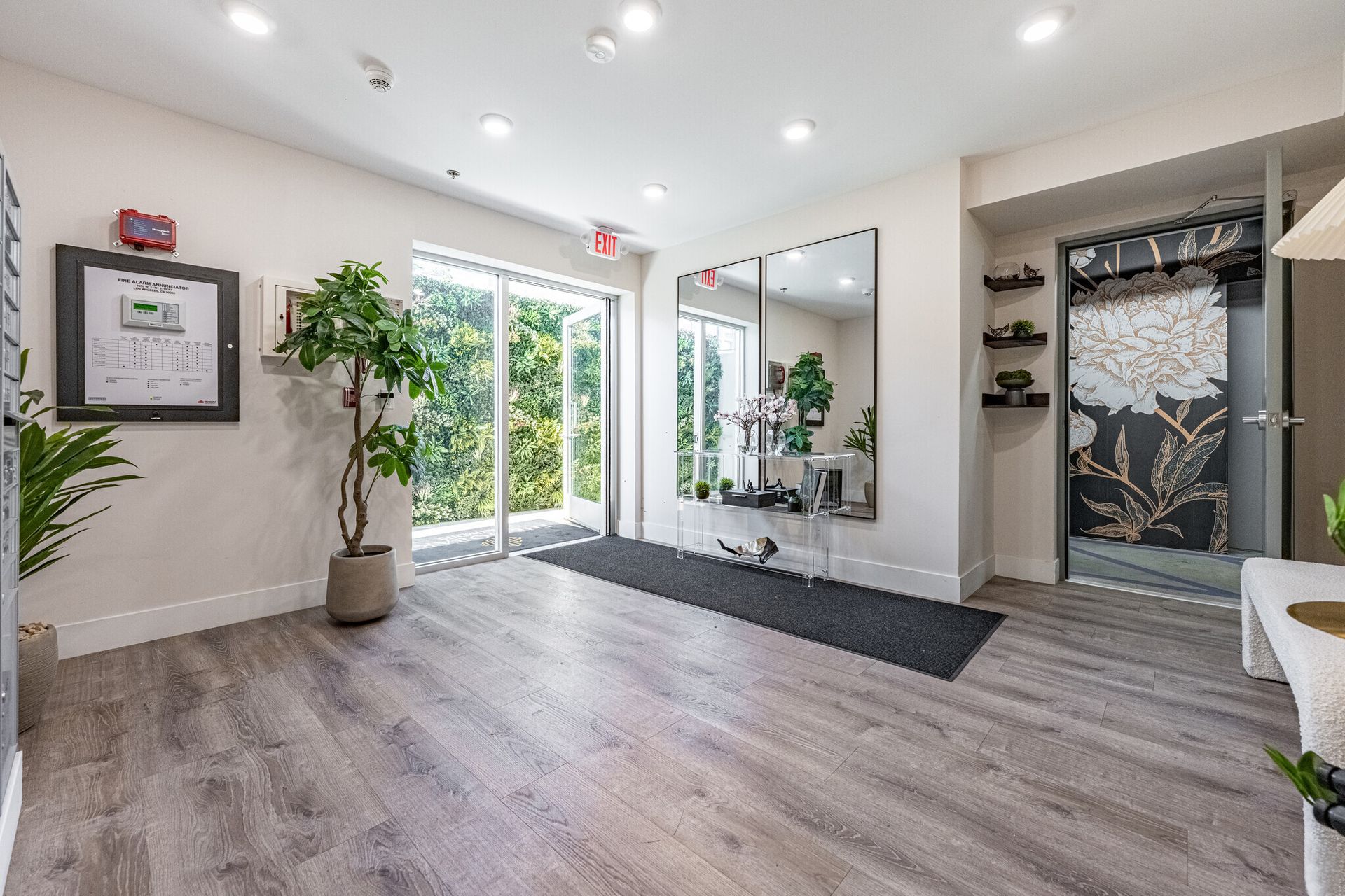 Lobby at 209 (3 of 3)