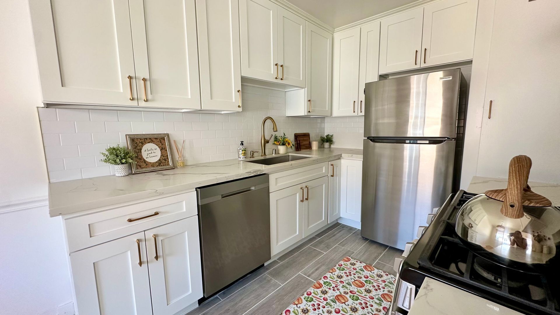 Spacious 1 & 2 Bedroom Apartments 