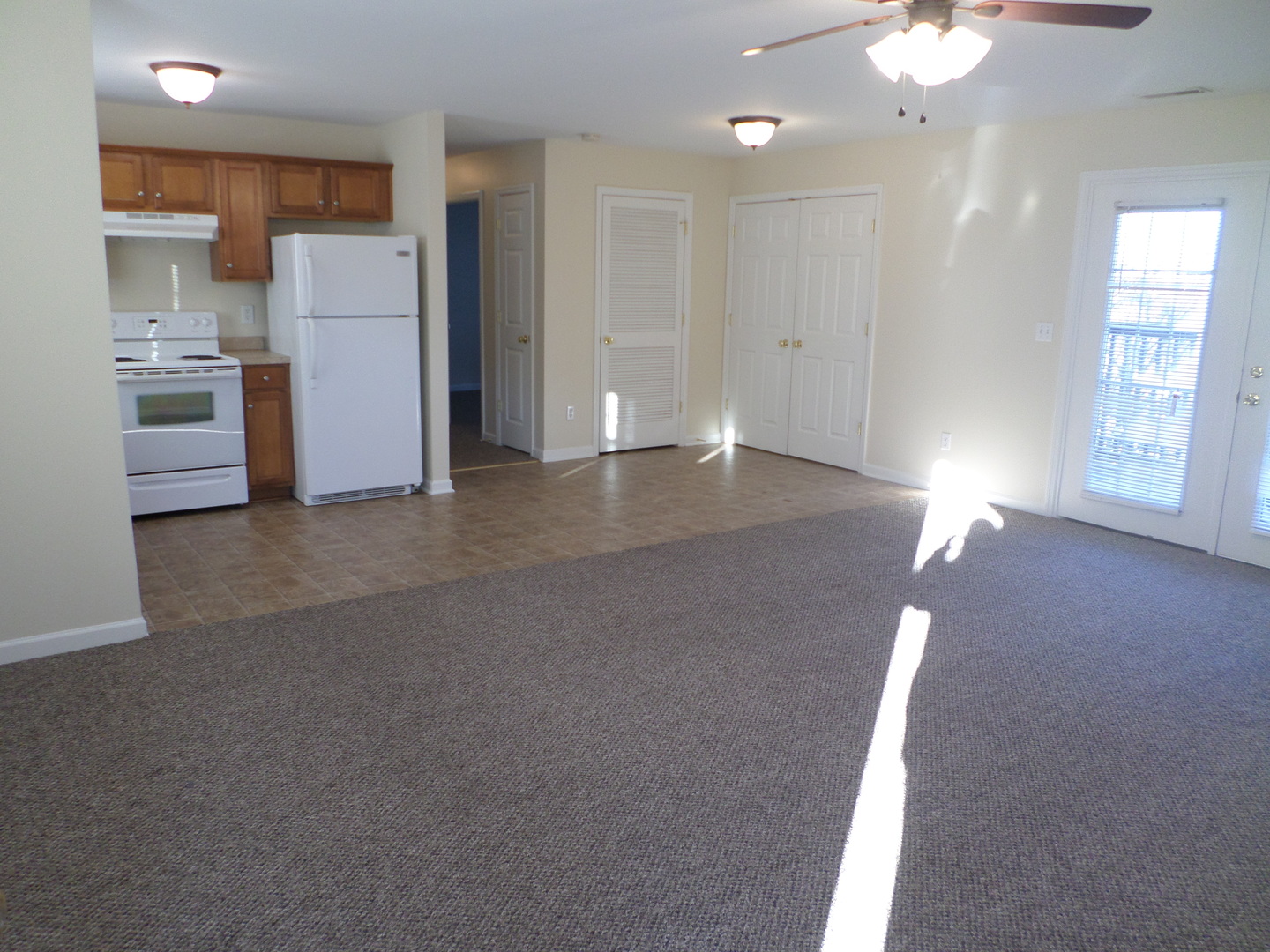 Frankfort Apartment: 100 Pinnacle Court