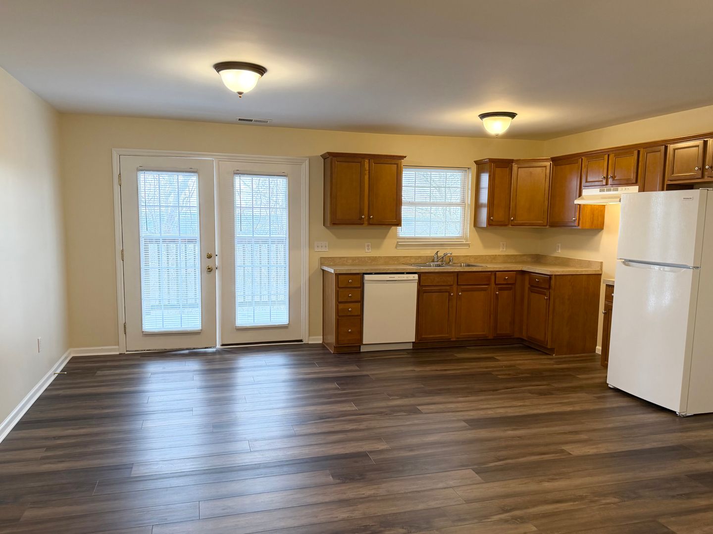 Frankfort Apartment: 100 Pinnacle Court