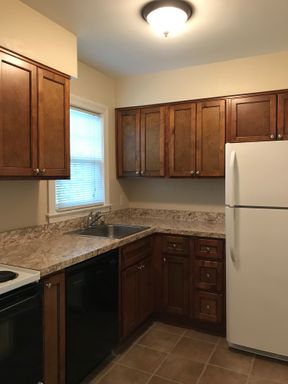 1 Bed 1 Bath Rental at 215 Capital Avenue - F2, Frankfort, KY – photo 1