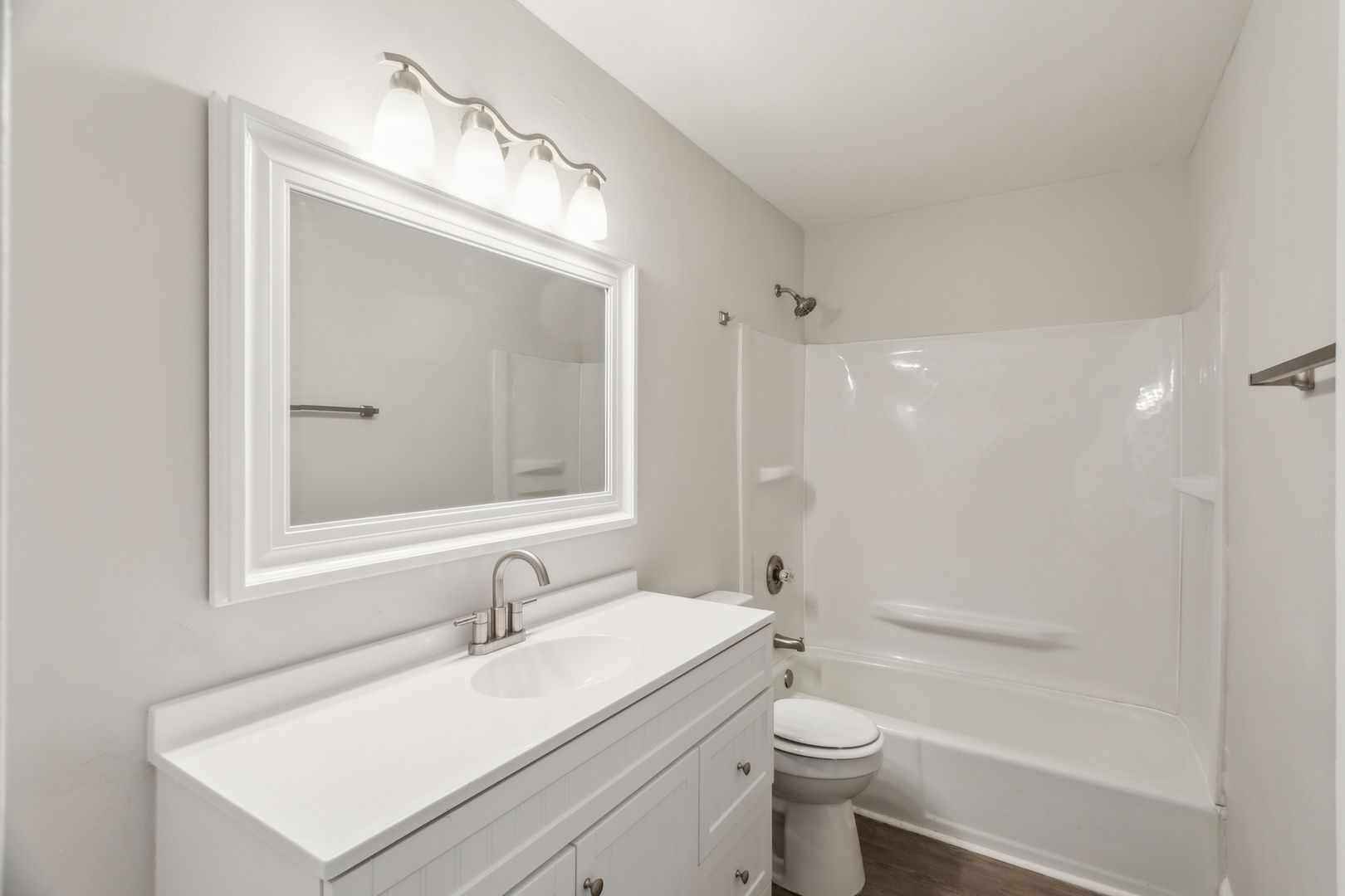Brunswick Apartment: 5600 Altama Avenue