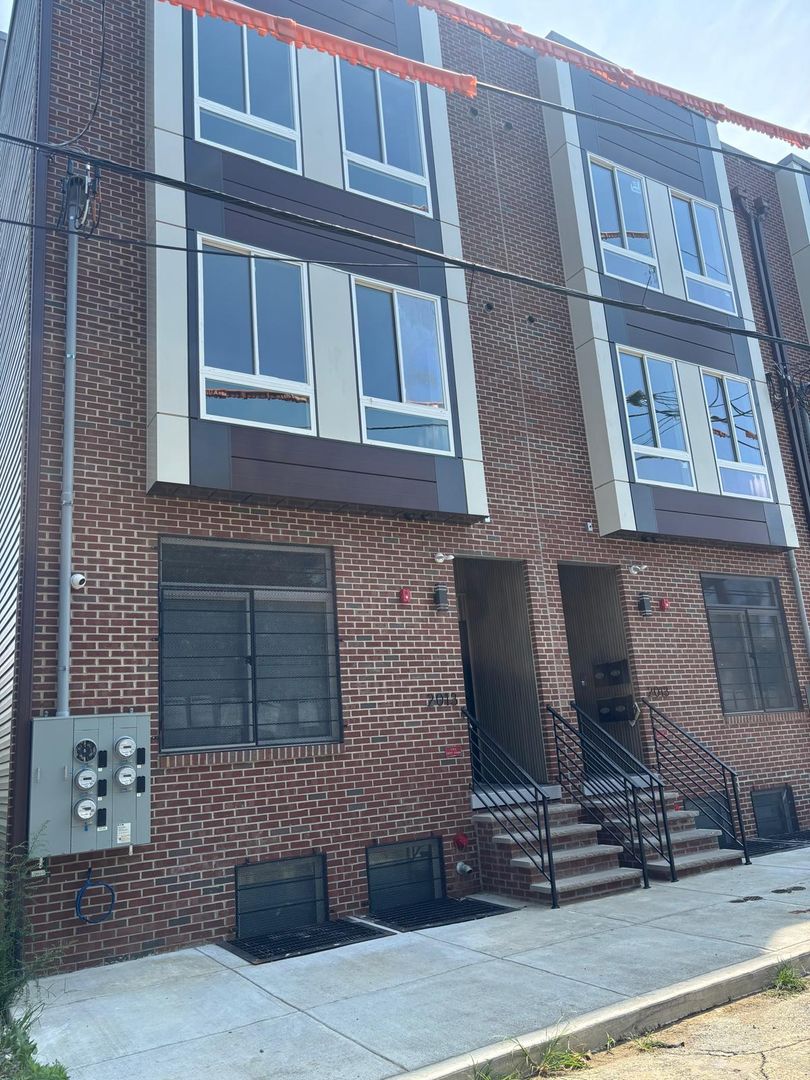 Philadelphia Apartment: 2007-2013 N Croskey