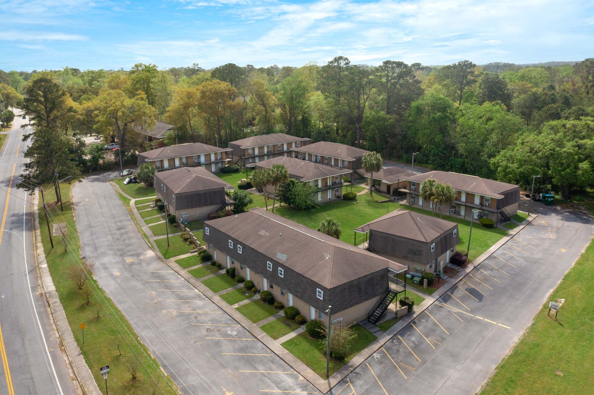 Edgewater Apartments 4 of 12