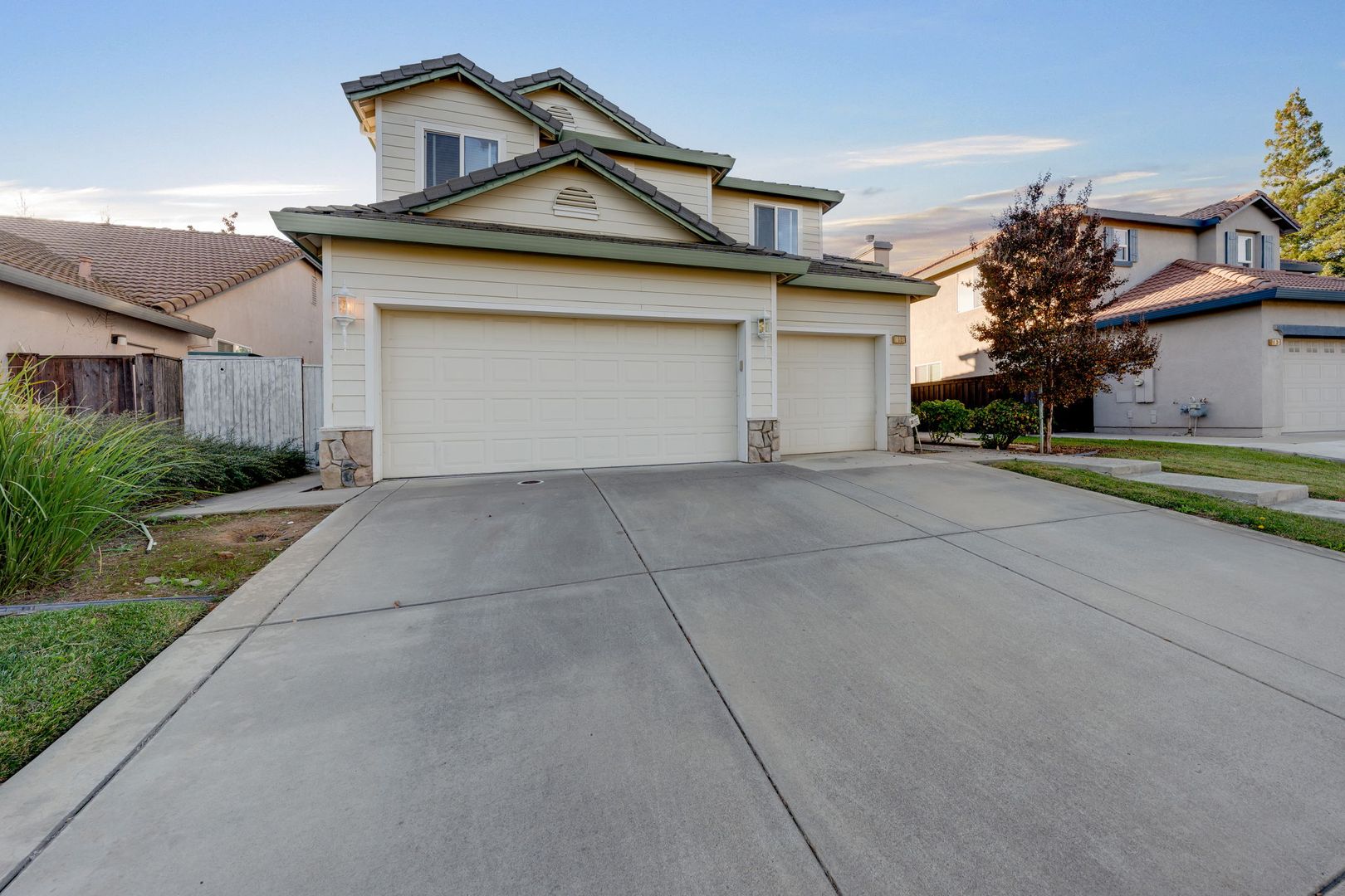 Elk Grove House: 9538 Fox Wind Ct