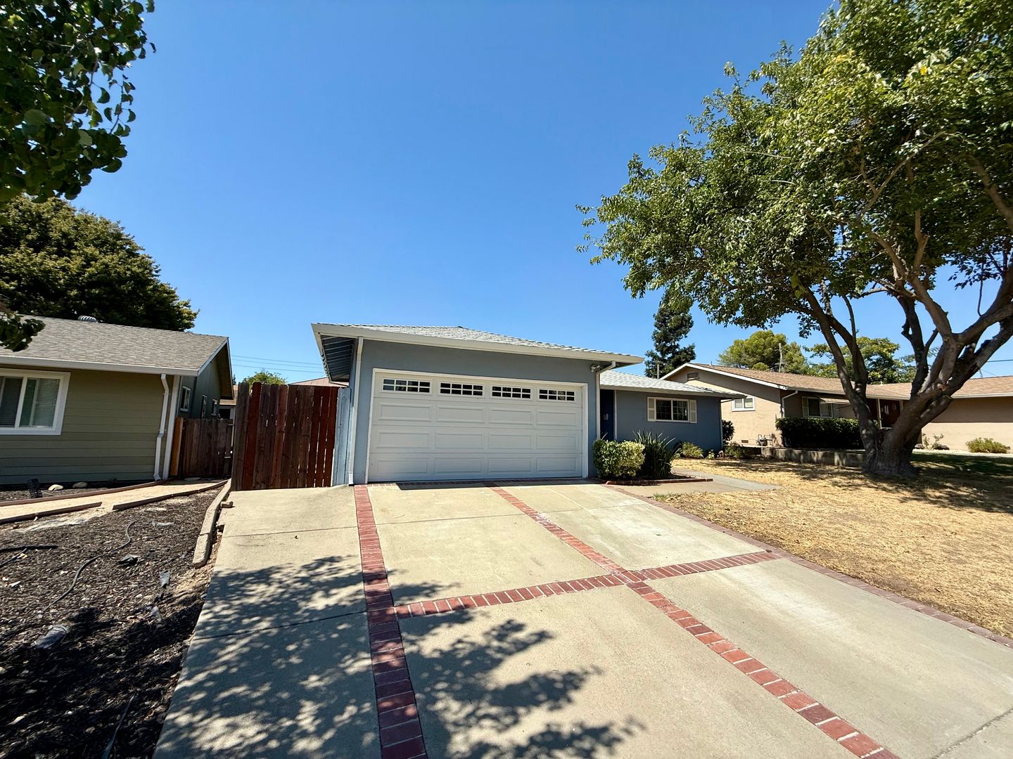 6109 Golden Dawn Way 