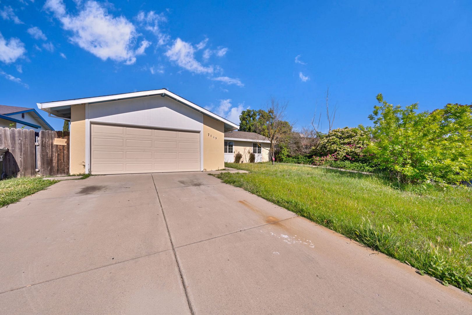 Sacramento House: 7929 Detroit Blvd