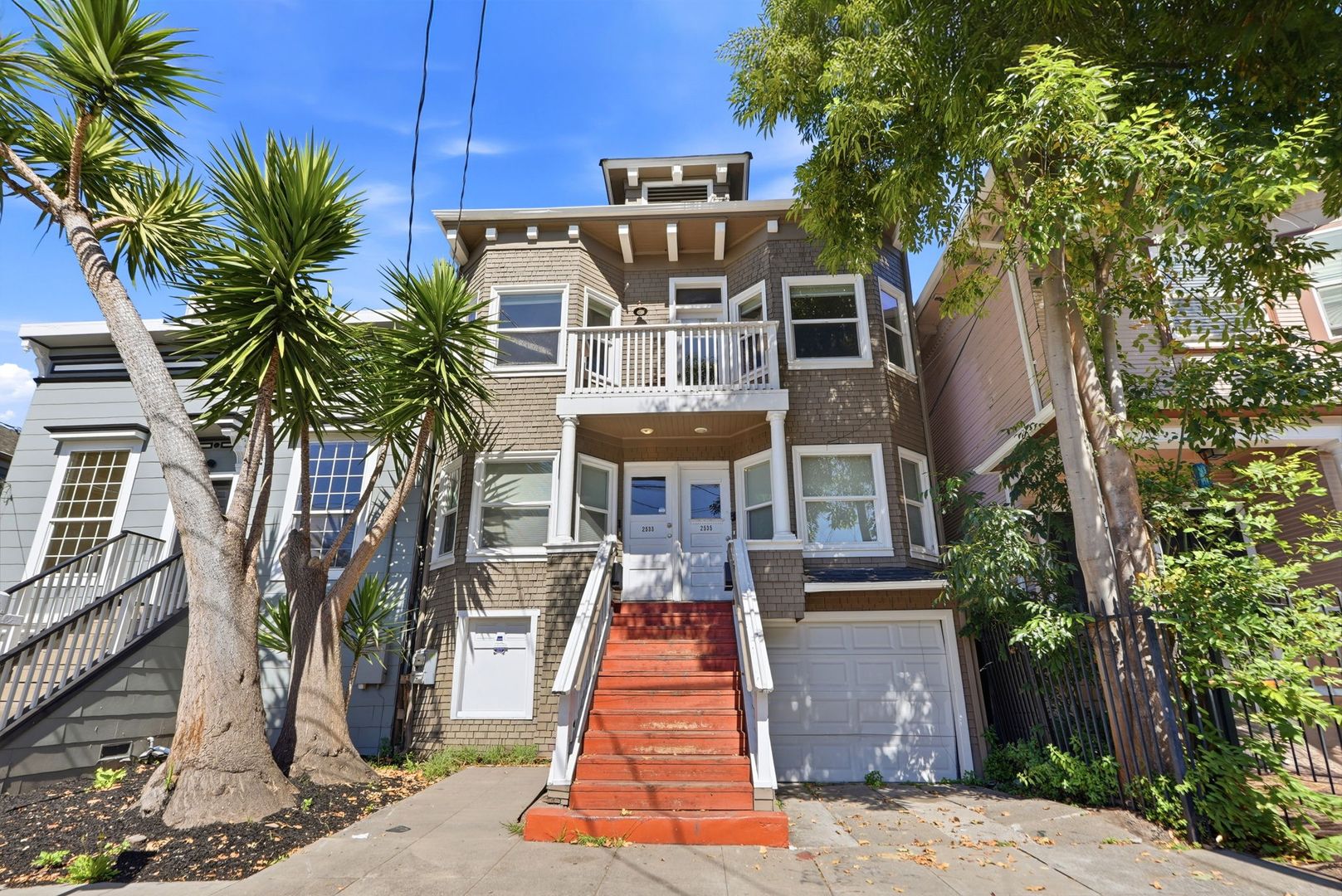 Oakland Multiplex: 2533-2535 Filbert Street