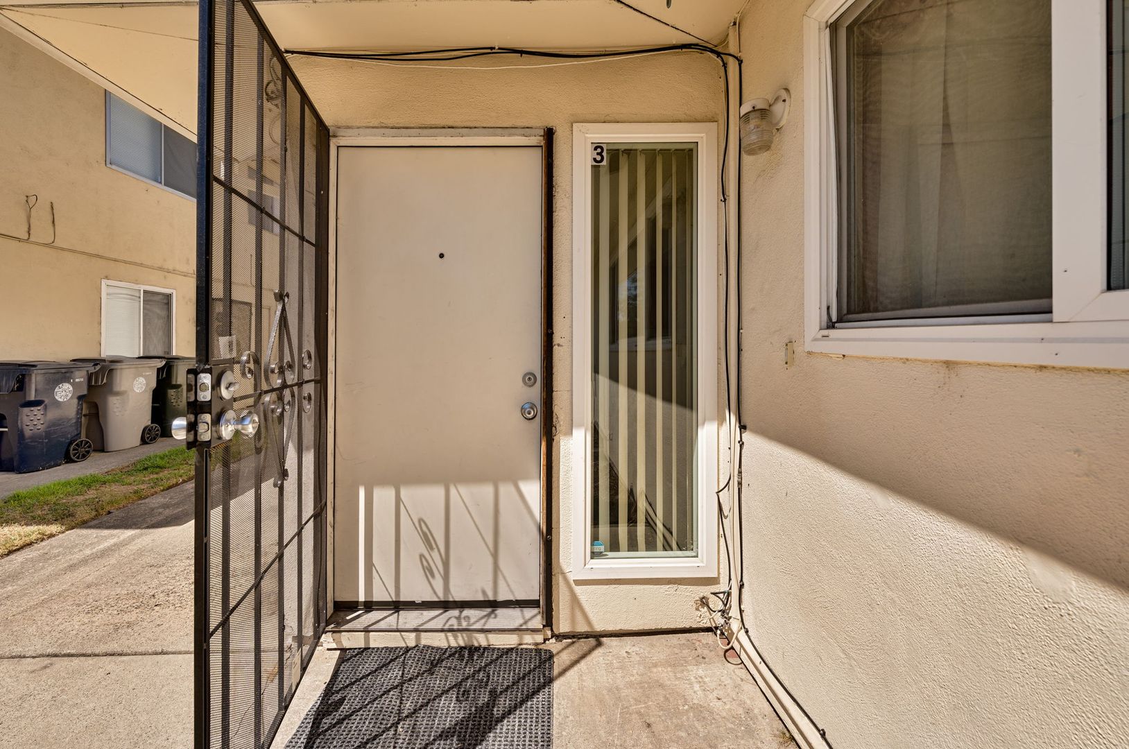 7424 Franklin Blvd Apt 3 2 of 12