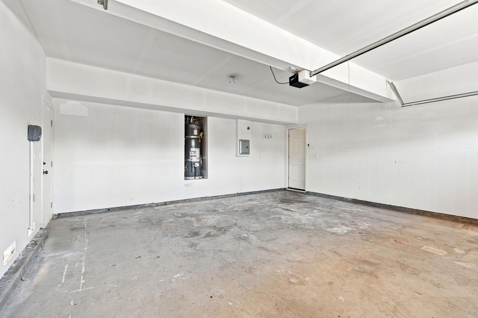 Parking at 1380 Jones Ln