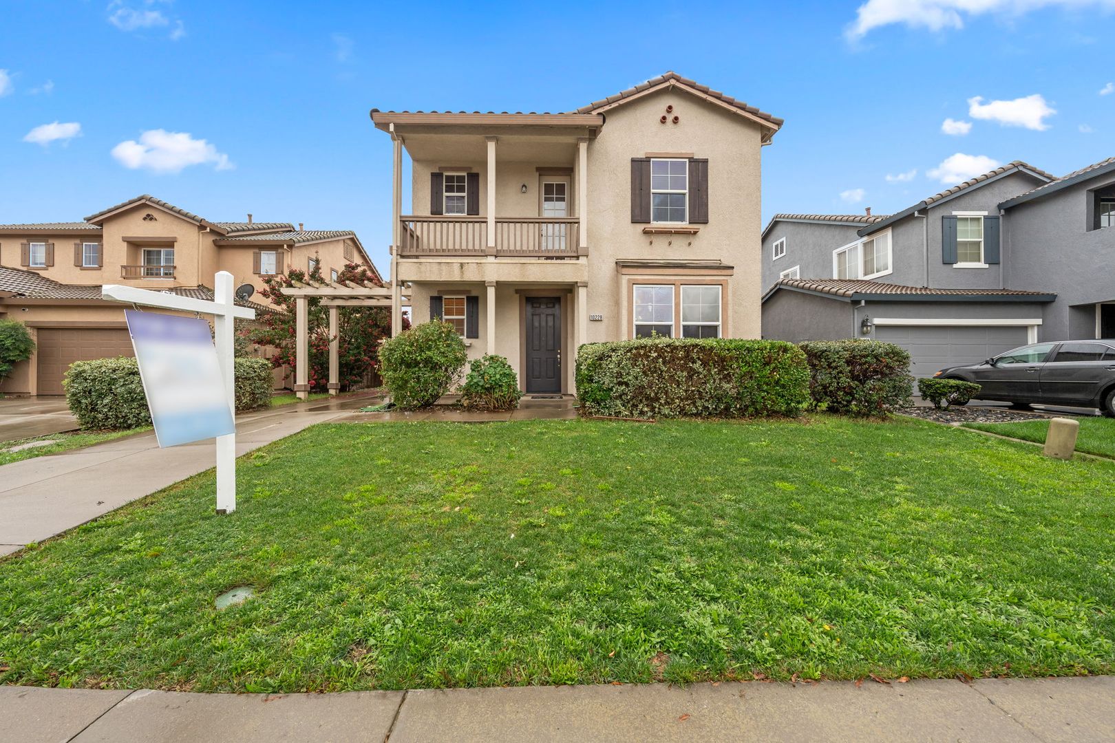 Elk Grove House: 10228 Pedra Do Sol Way