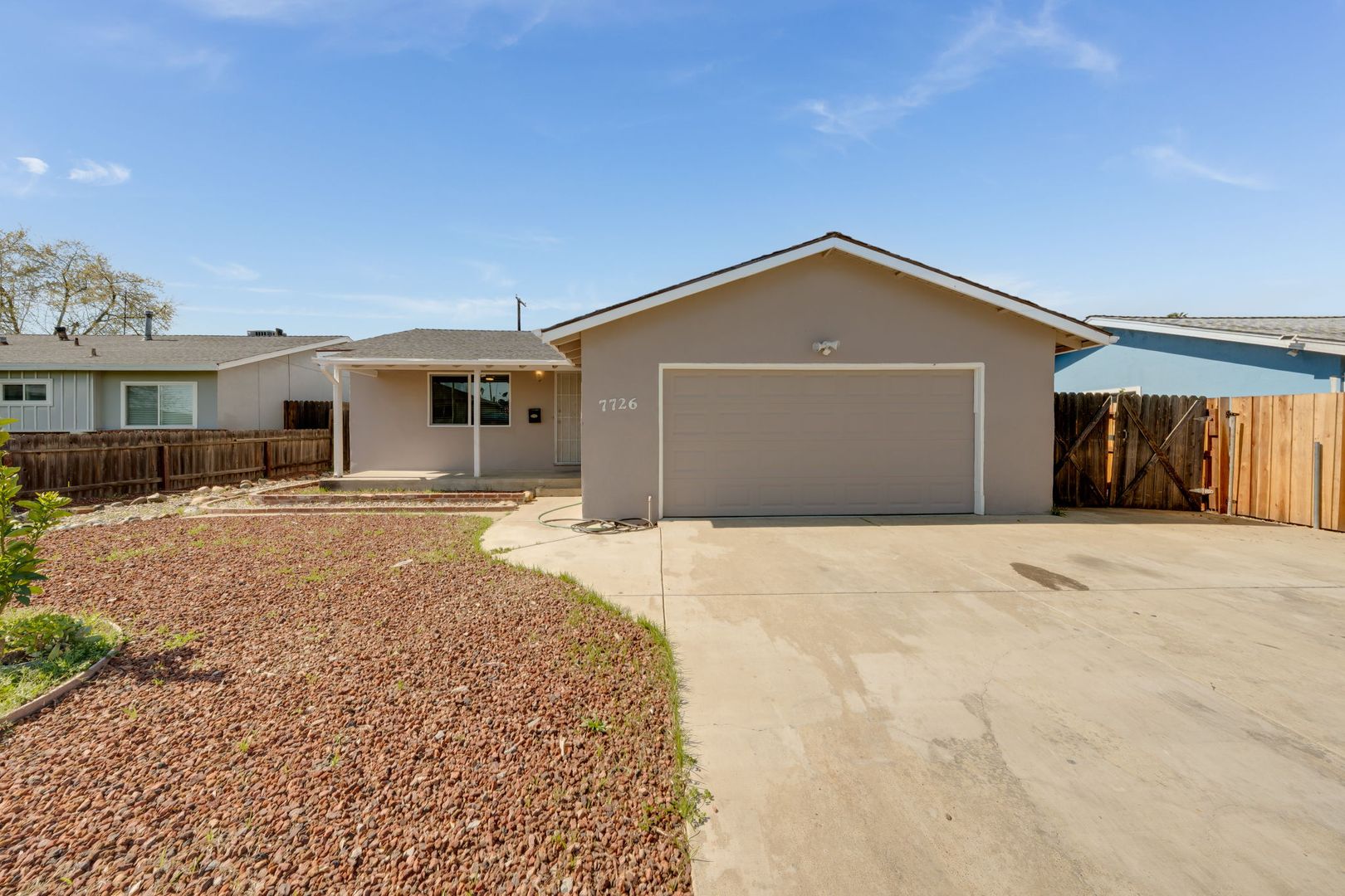 Sacramento House: 7726 Laurie Way