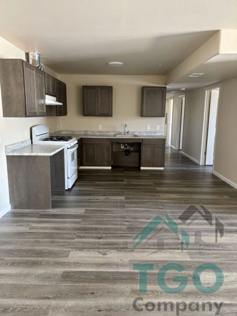 Soledad Apartment: 230  8th St.