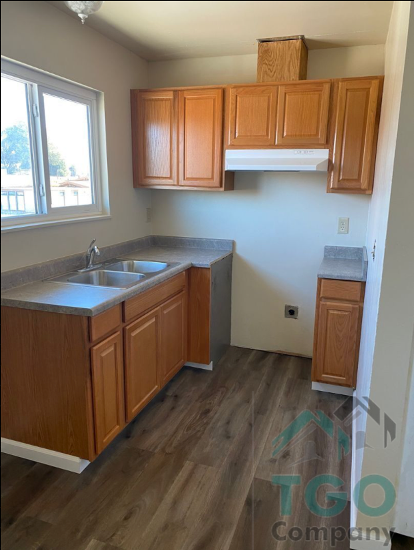 Salinas Apartment: 1127 E Laurel Dr