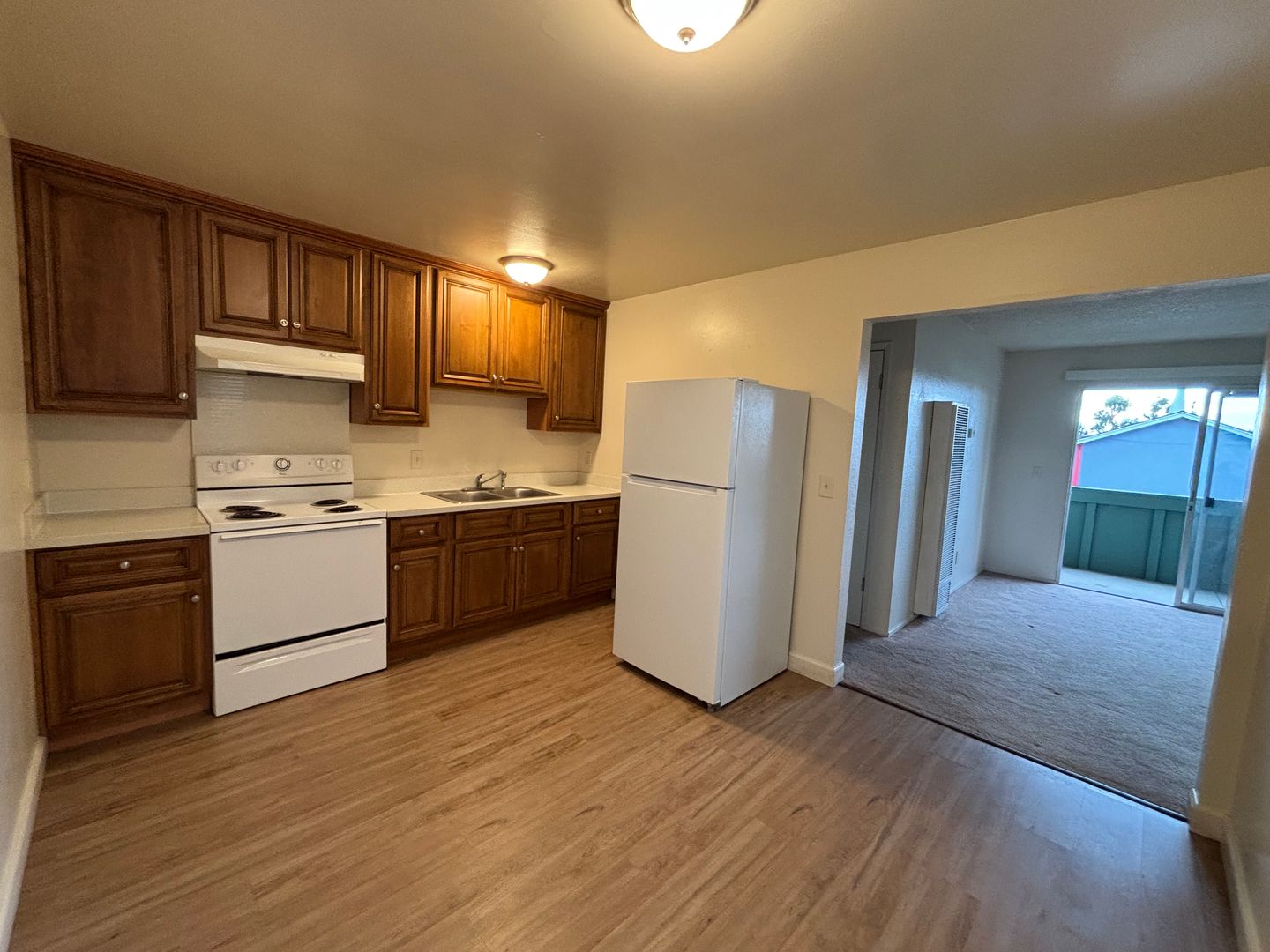 Salinas Apartment: 991 N Madeira Ave