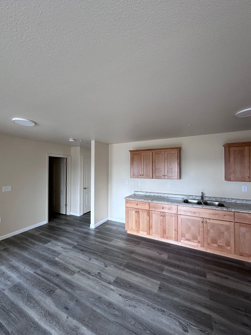 Soledad Apartment: 1428 Monterey St